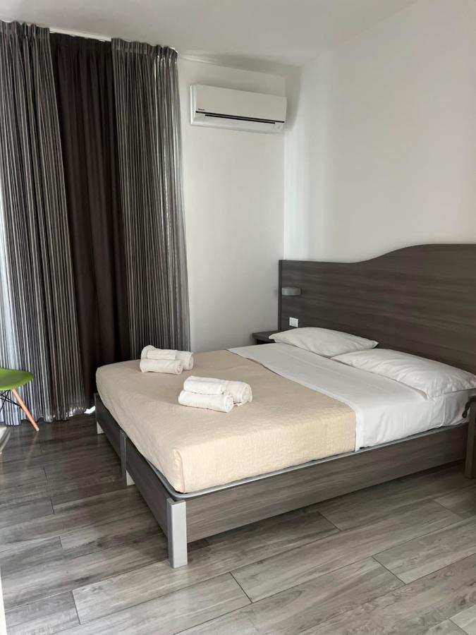 Hotel Trieste Riccione Exterior photo