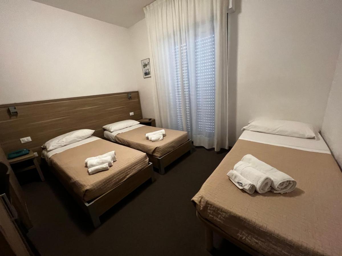 Hotel Trieste Riccione Exterior photo
