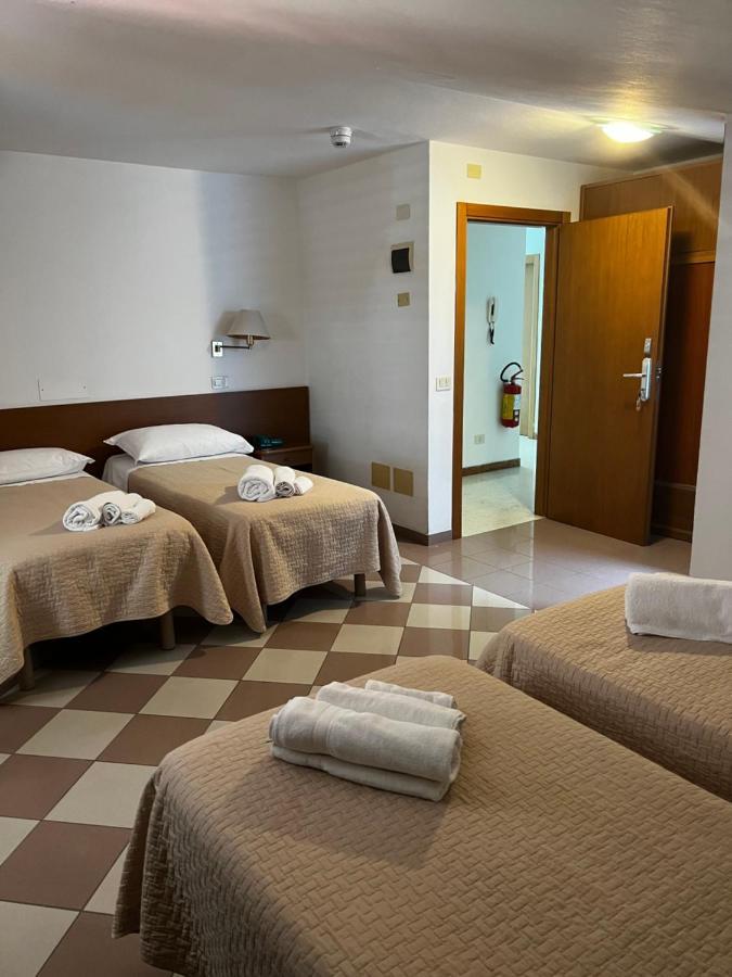 Hotel Trieste Riccione Exterior photo